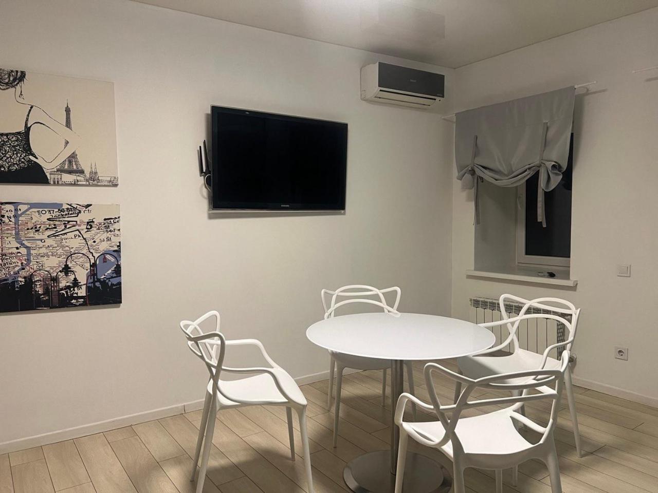 2-Room Luxury Apartment In The Center Київ Екстер'єр фото