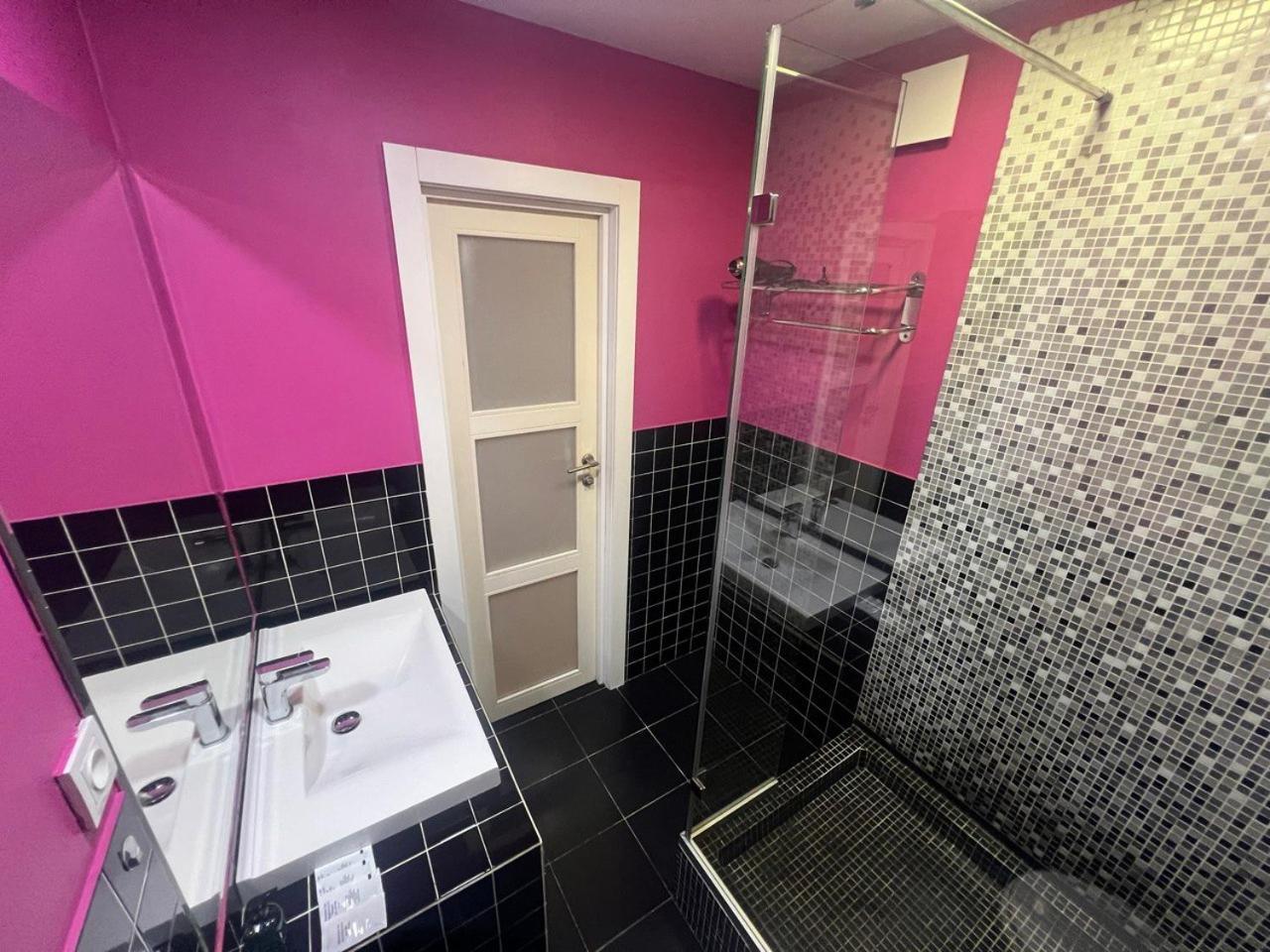 2-Room Luxury Apartment In The Center Київ Екстер'єр фото