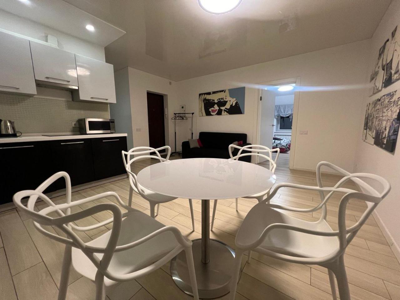 2-Room Luxury Apartment In The Center Київ Екстер'єр фото